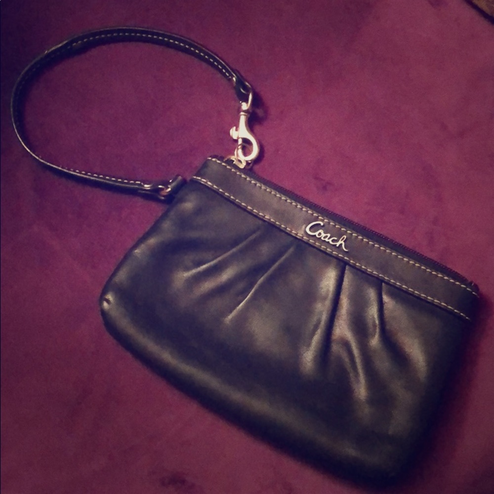 Coach clutch/wristlet